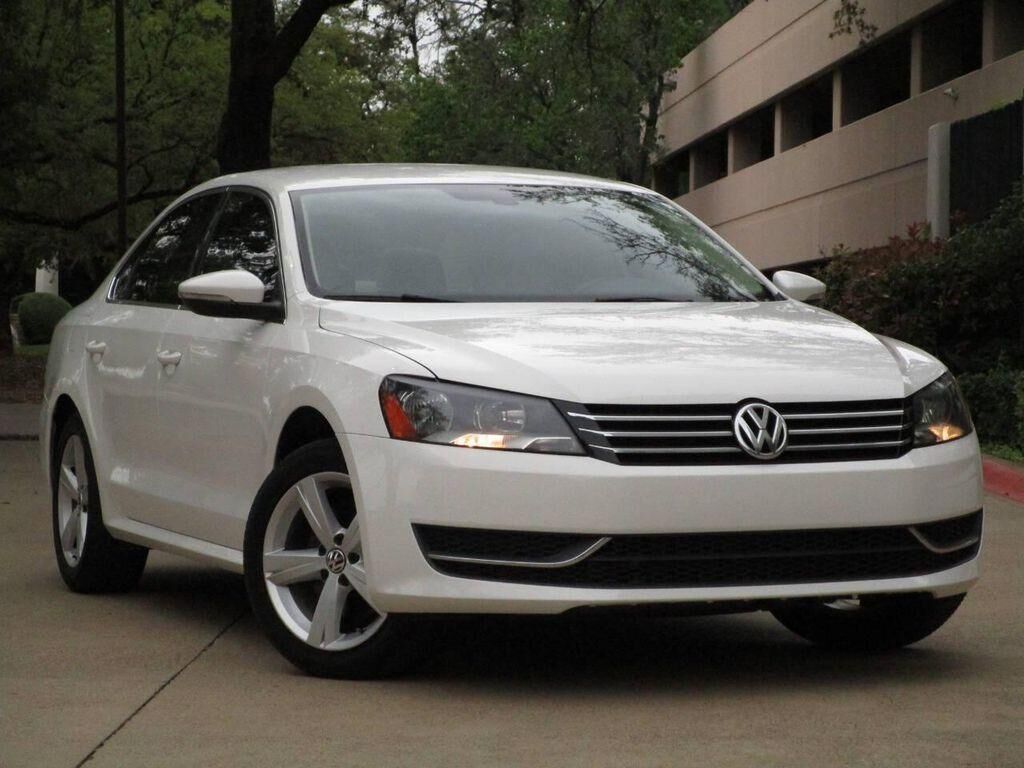2012 VOLKSWAGEN Passat