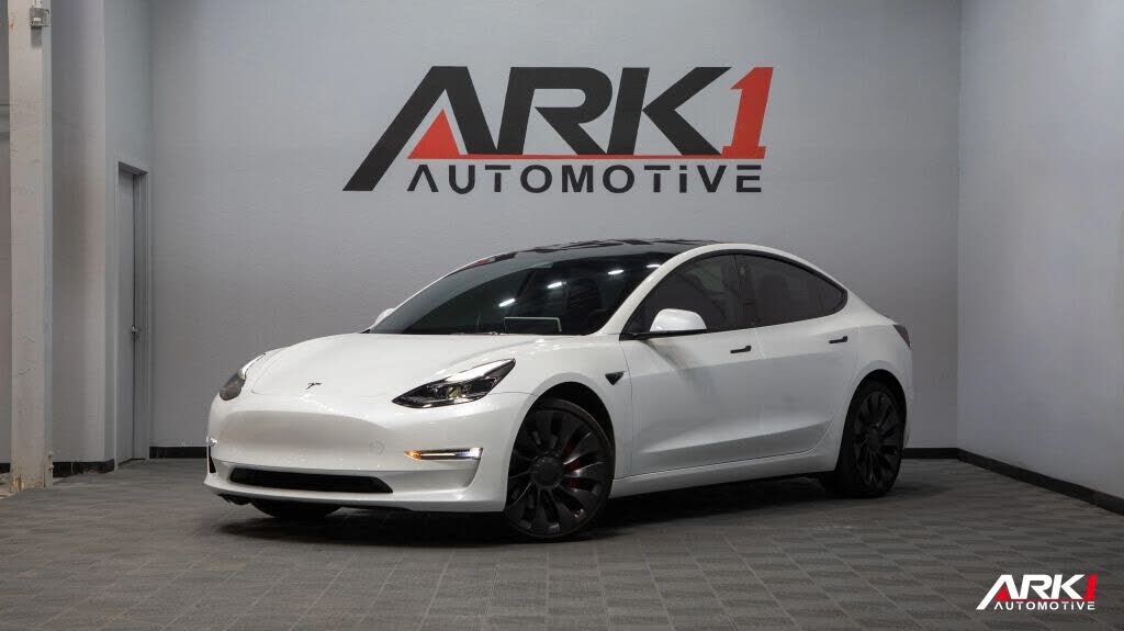 2023 TESLA Model 3
