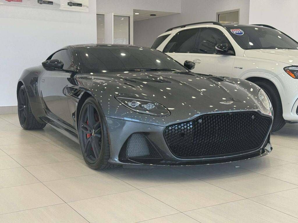 2019 ASTON MARTIN DBS