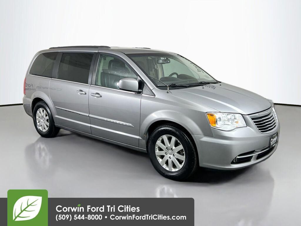 2016 CHRYSLER Town and Country