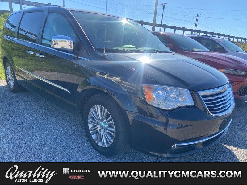 2016 CHRYSLER Town and Country