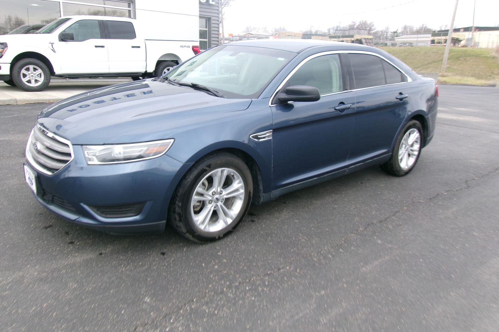 2018 FORD Taurus