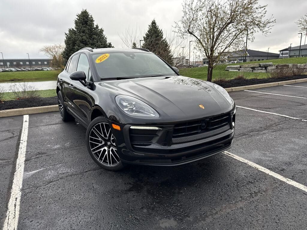 2022 PORSCHE Macan