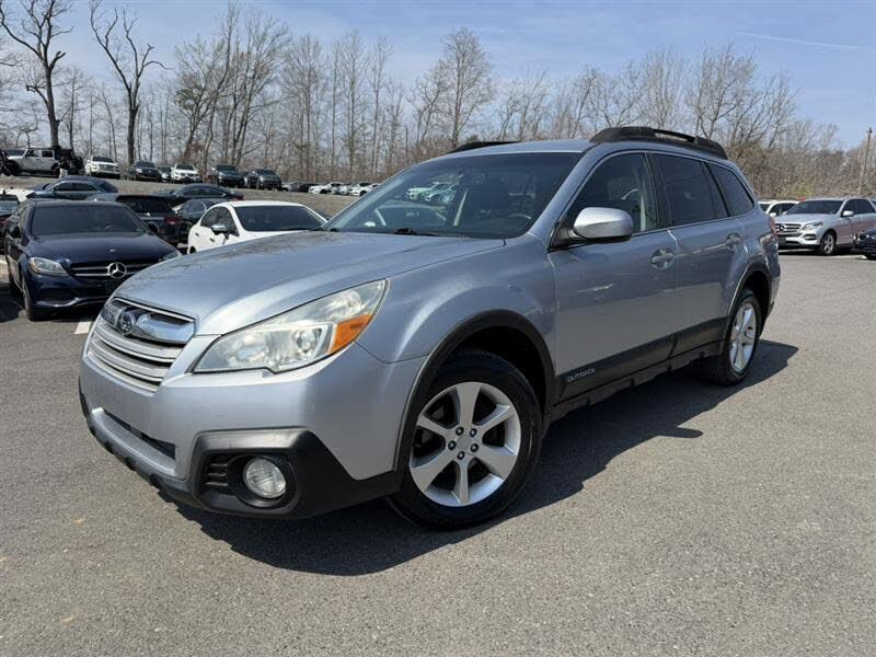 2013 SUBARU Outback
