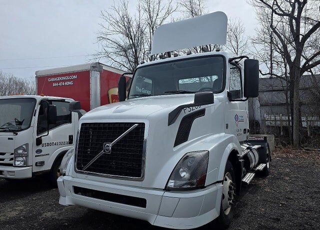 2016 VOLVO TRUCK VNL