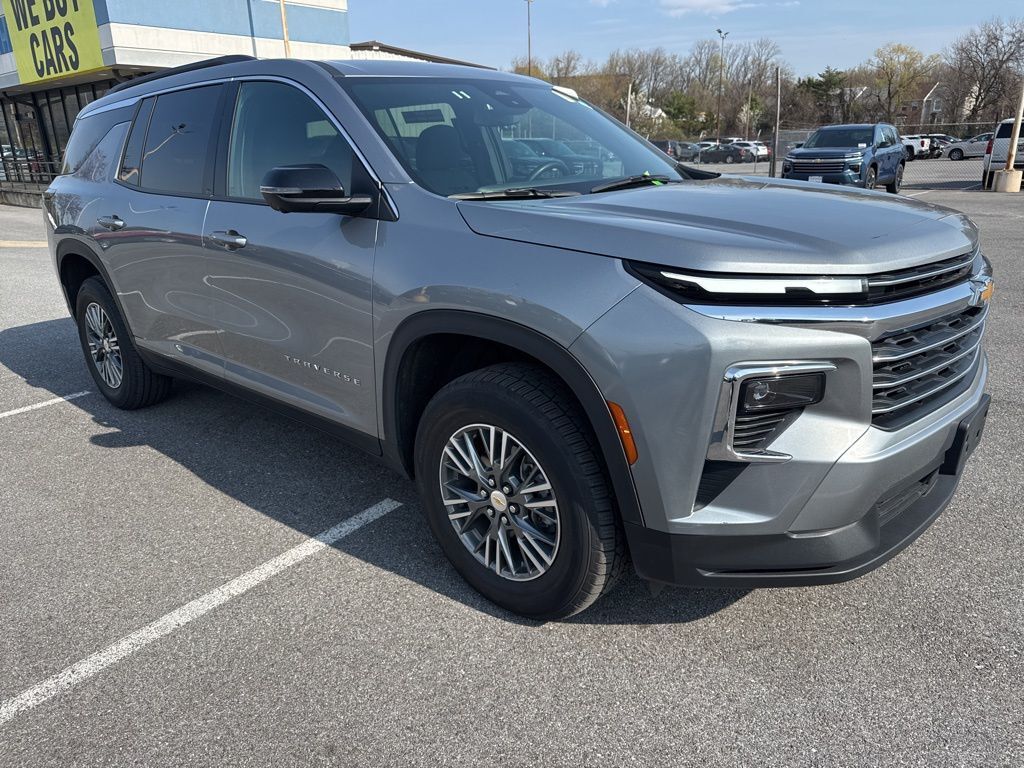 2024 CHEVROLET Traverse