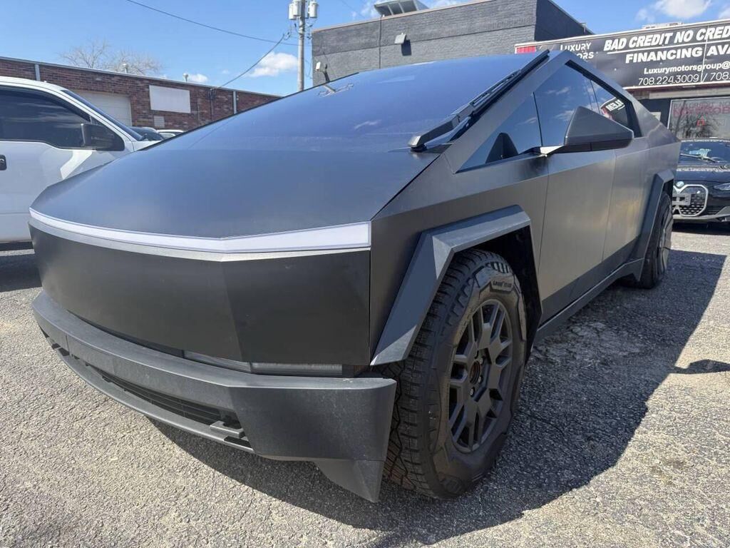 2024 TESLA Cybertruck