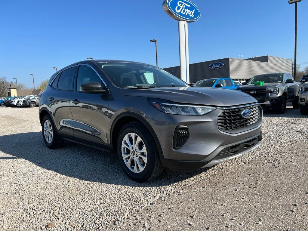 2024 FORD Escape