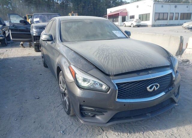 2015 INFINITI Q70