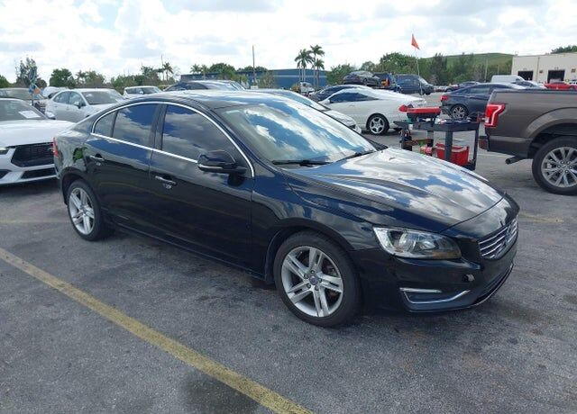 2015 VOLVO S60