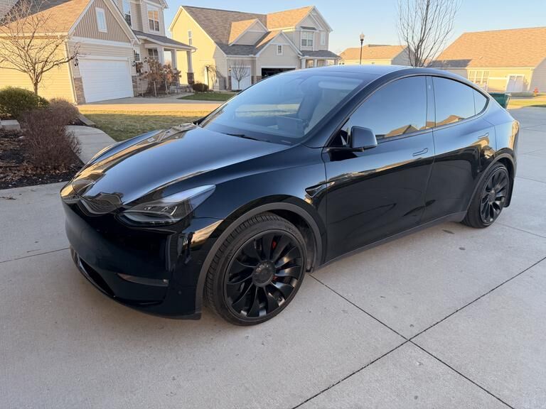 2022 TESLA Model Y