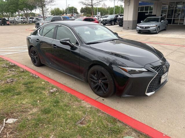 2021 LEXUS IS