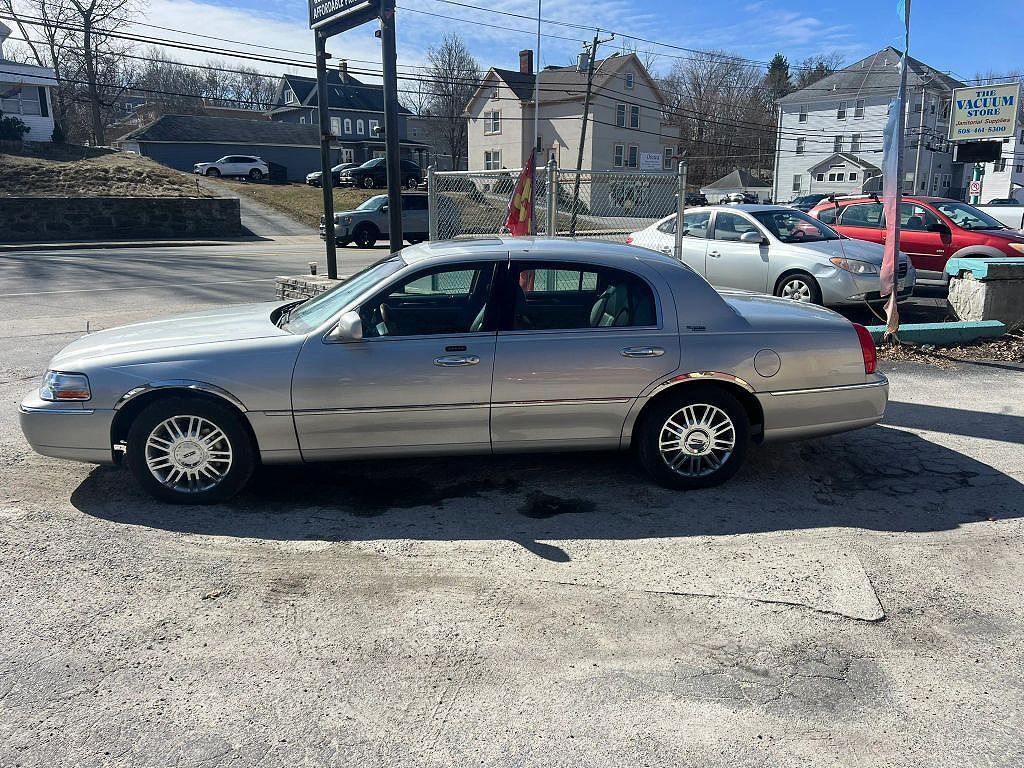 2007 LINCOLN Town Car