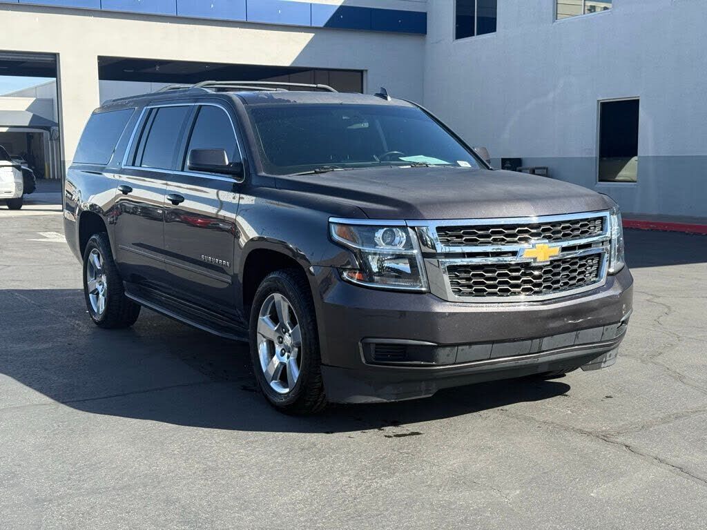 2017 CHEVROLET Suburban