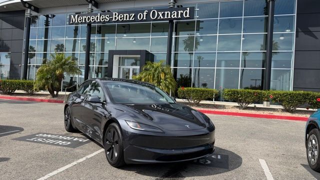 2024 TESLA Model 3
