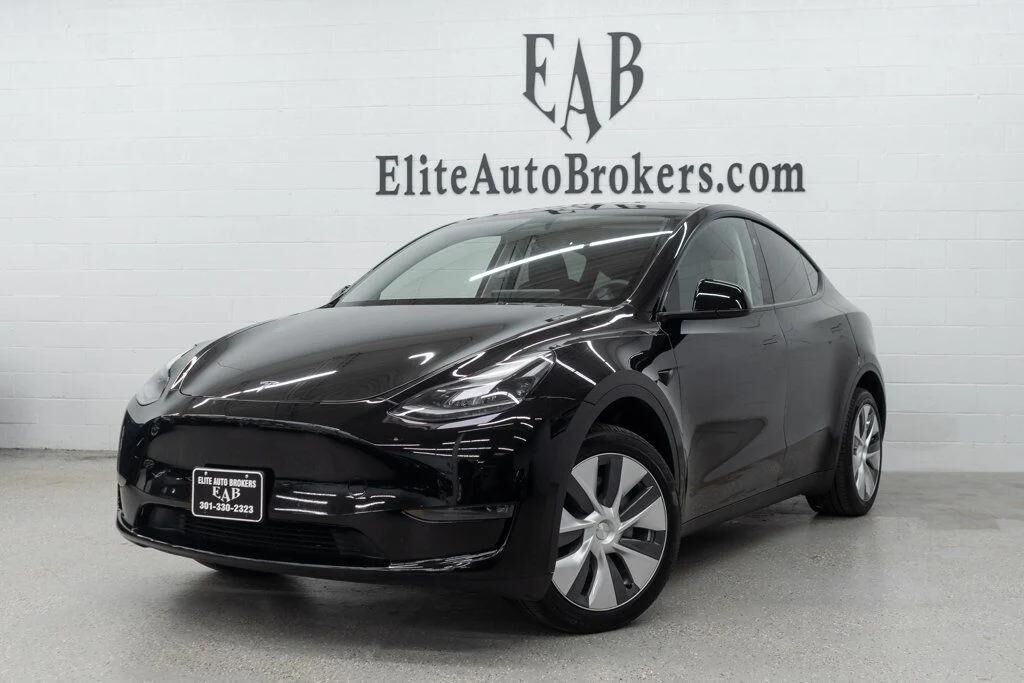 2024 TESLA Model Y