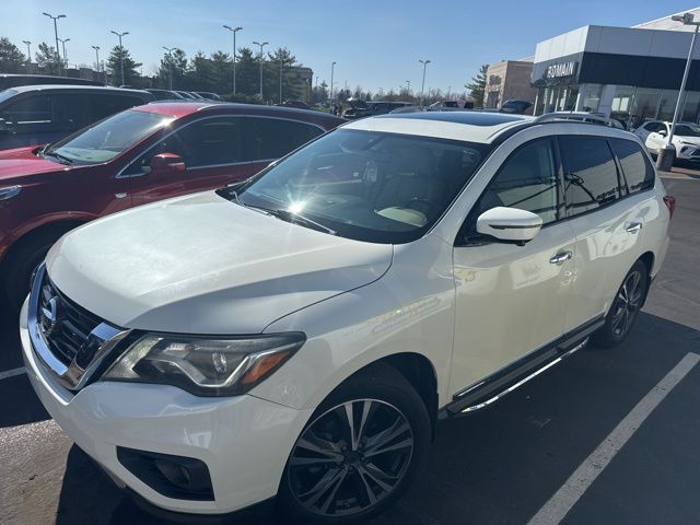2017 NISSAN Pathfinder