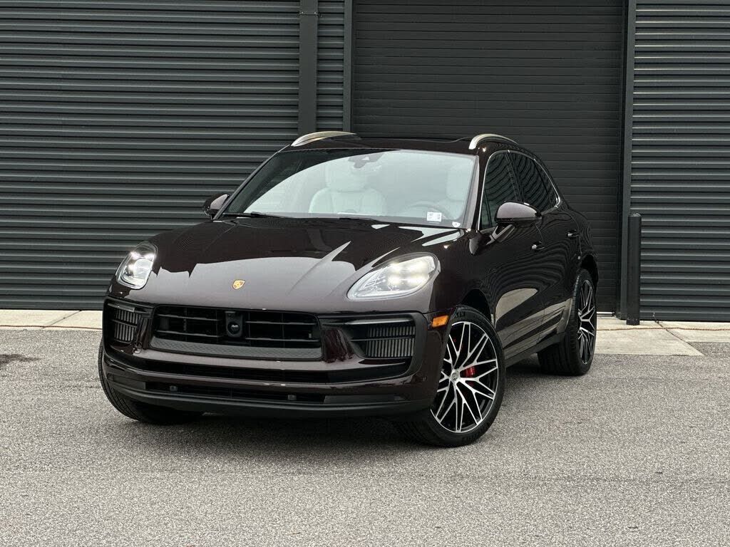 2026 PORSCHE Macan