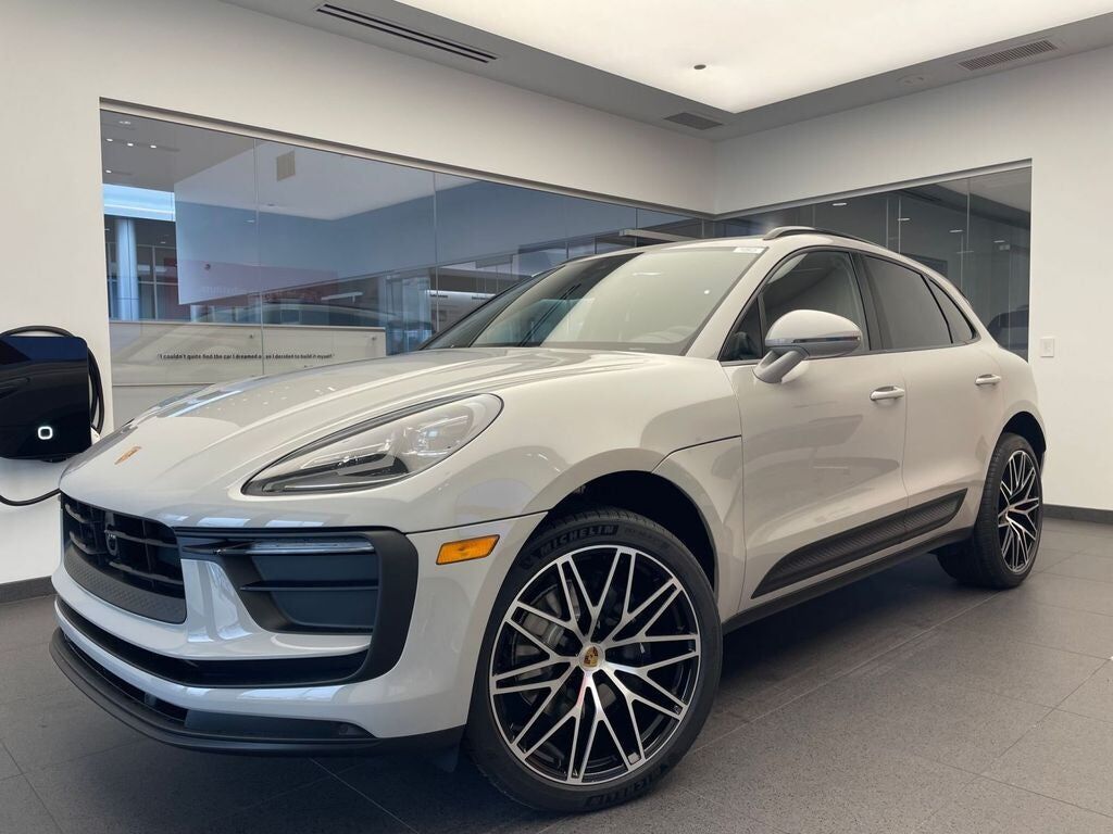 2026 PORSCHE Macan