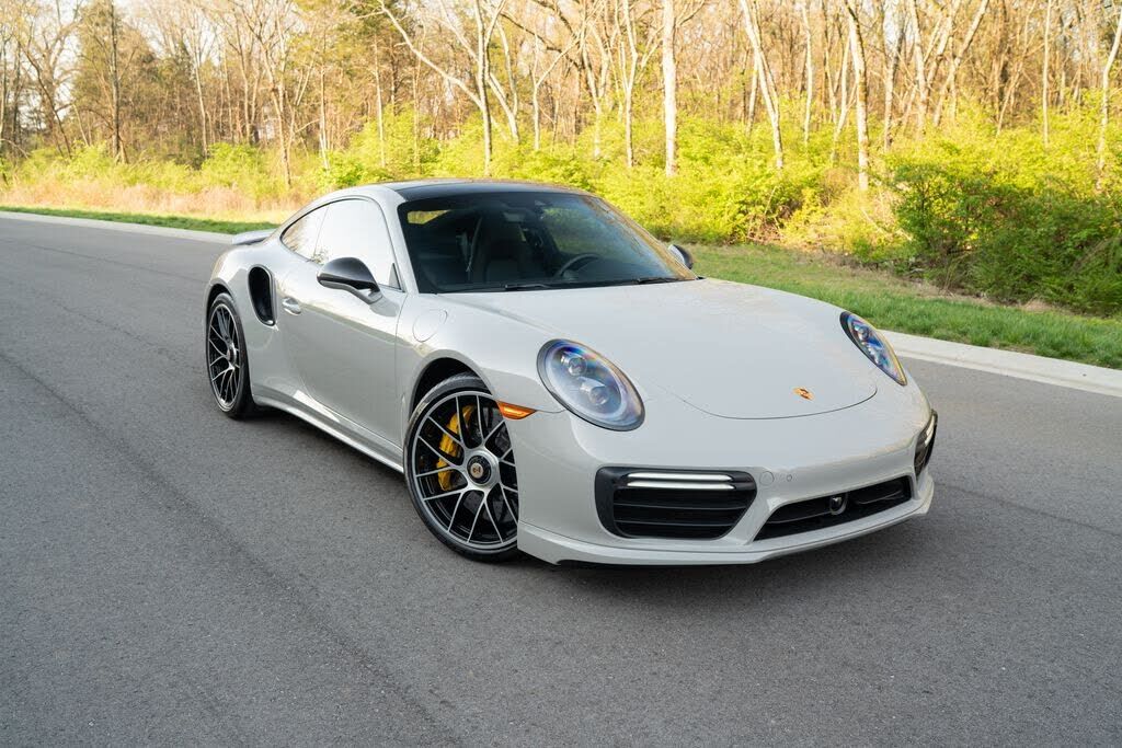 2019 PORSCHE 911