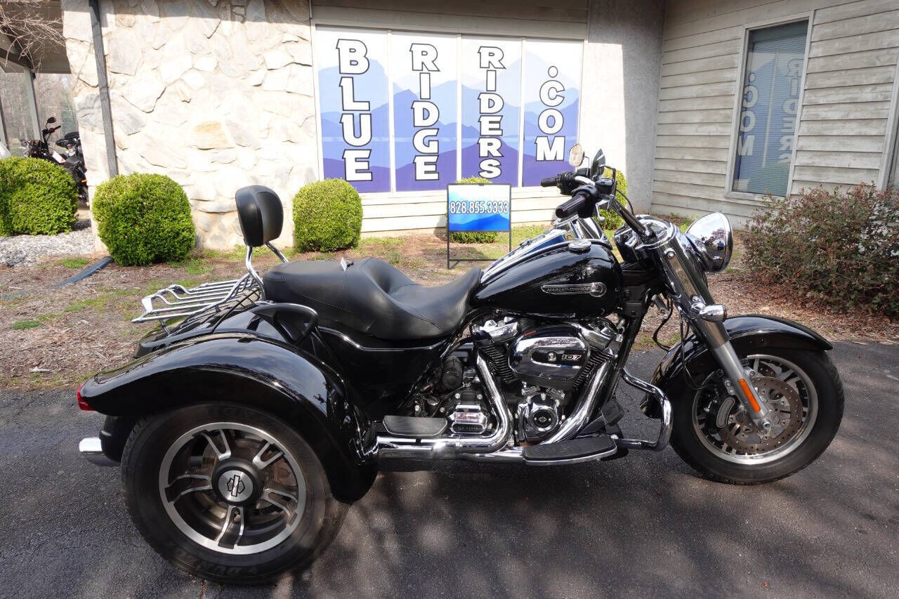 2017 HARLEY DAVIDSON FLRT / Freewheeler