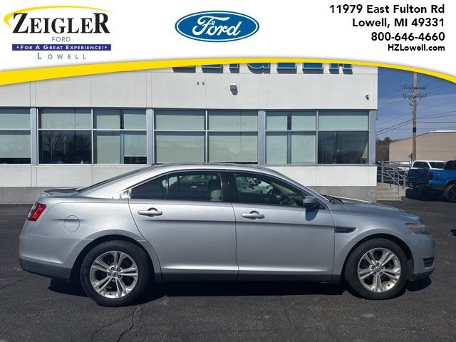 2013 FORD Taurus
