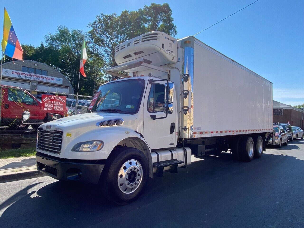 2005 FREIGHTLINER M2