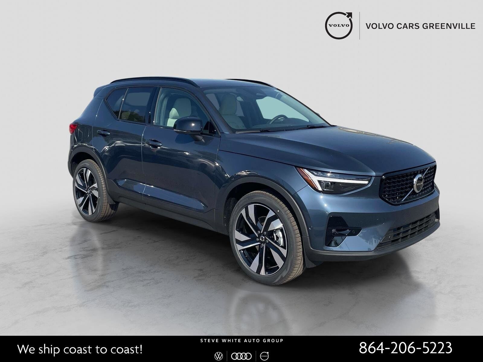 2026 VOLVO XC40