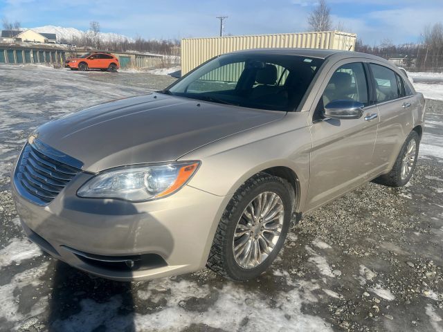 2013 CHRYSLER 200