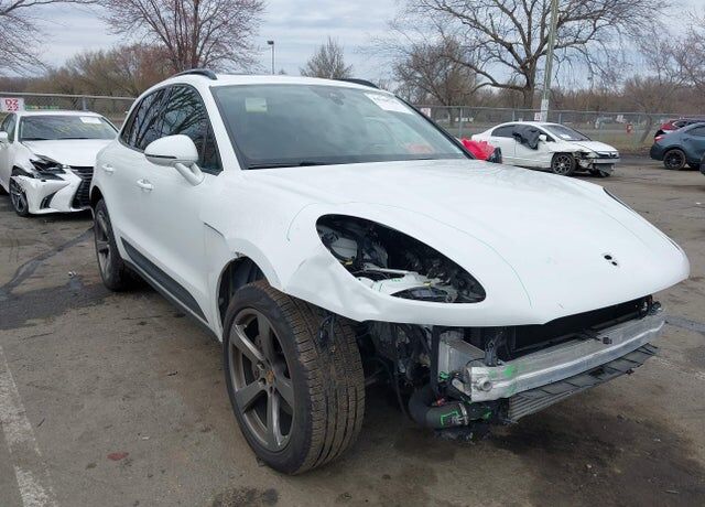 2023 PORSCHE Macan