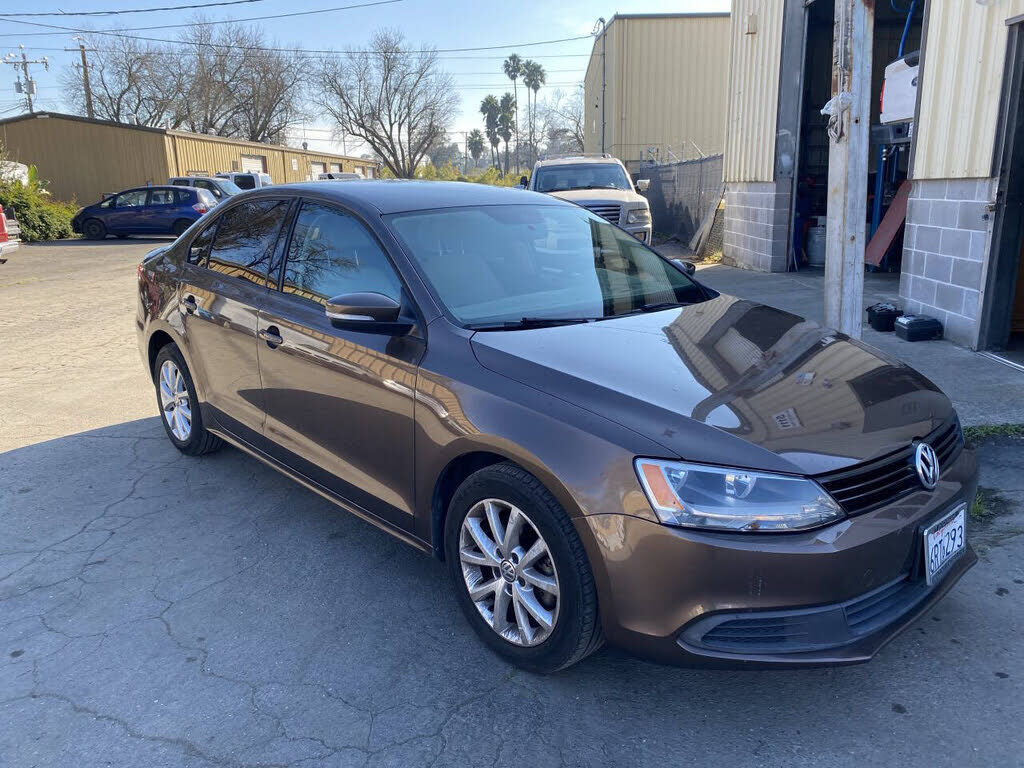 2011 VOLKSWAGEN Jetta