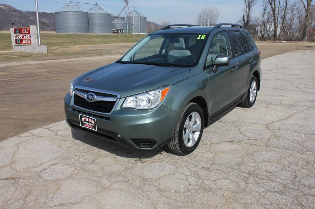 2016 SUBARU Forester