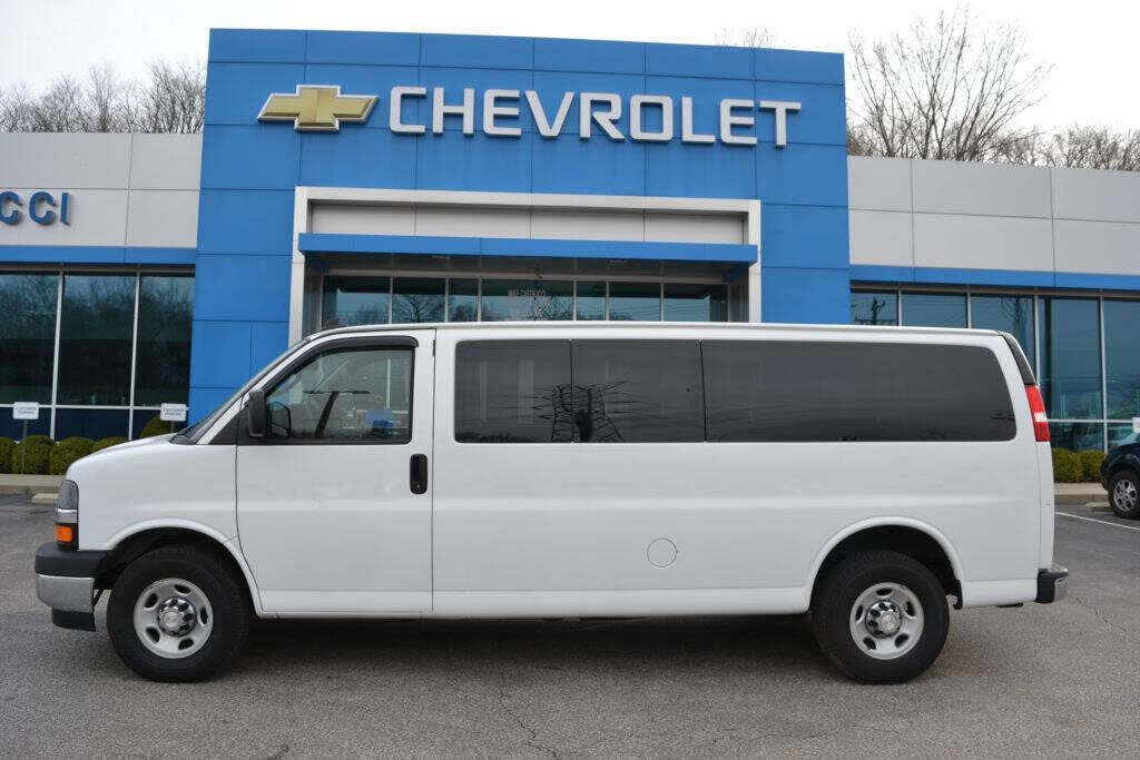 2019 CHEVROLET Express