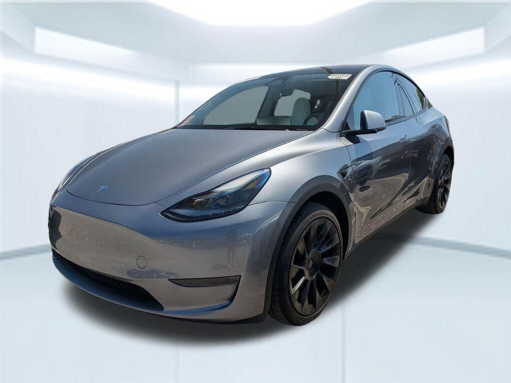 2024 TESLA Model Y