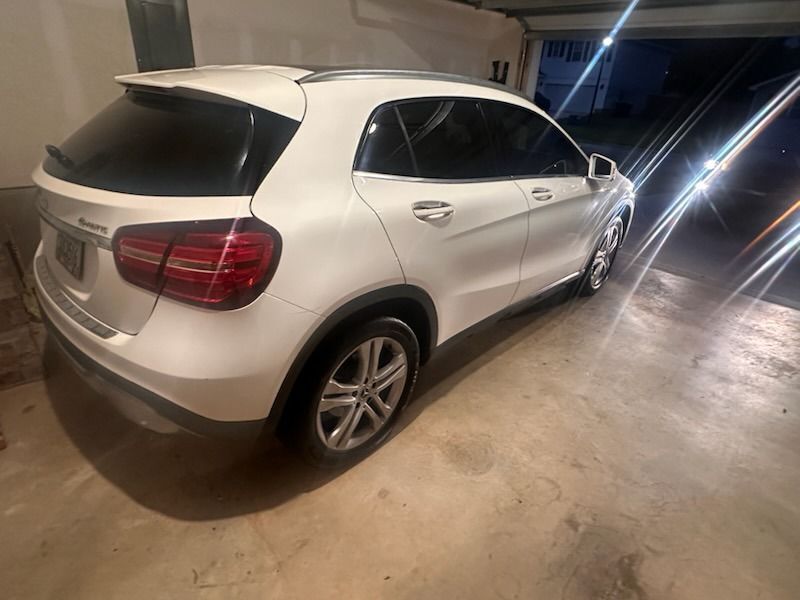 2020 MERCEDES-BENZ GLA-Class