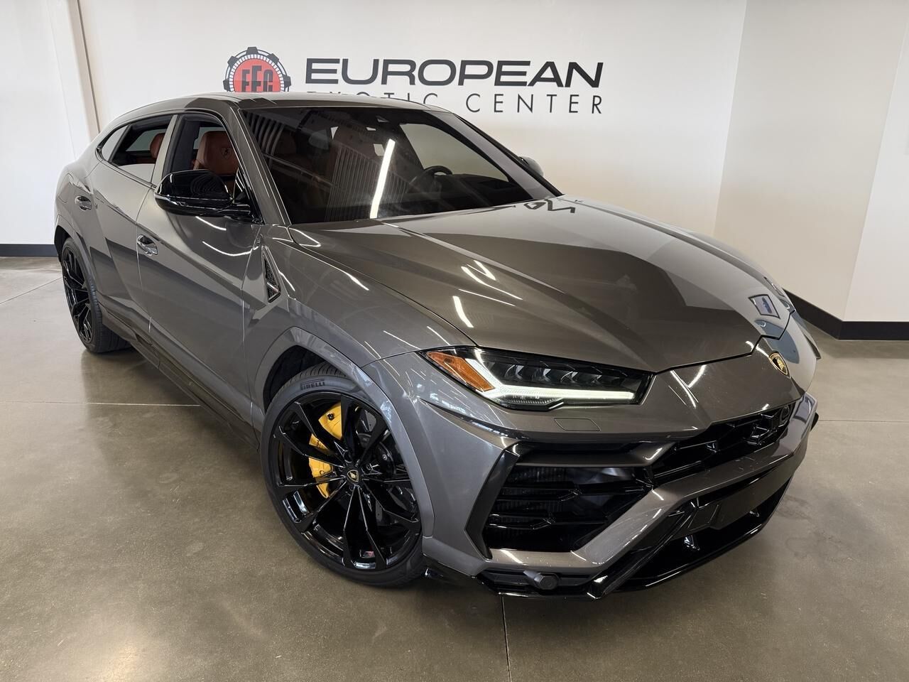 2022 LAMBORGHINI URUS