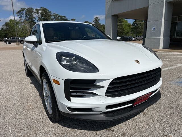 2019 PORSCHE Macan