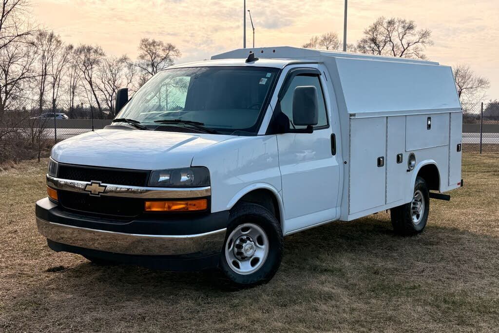 2022 CHEVROLET Express