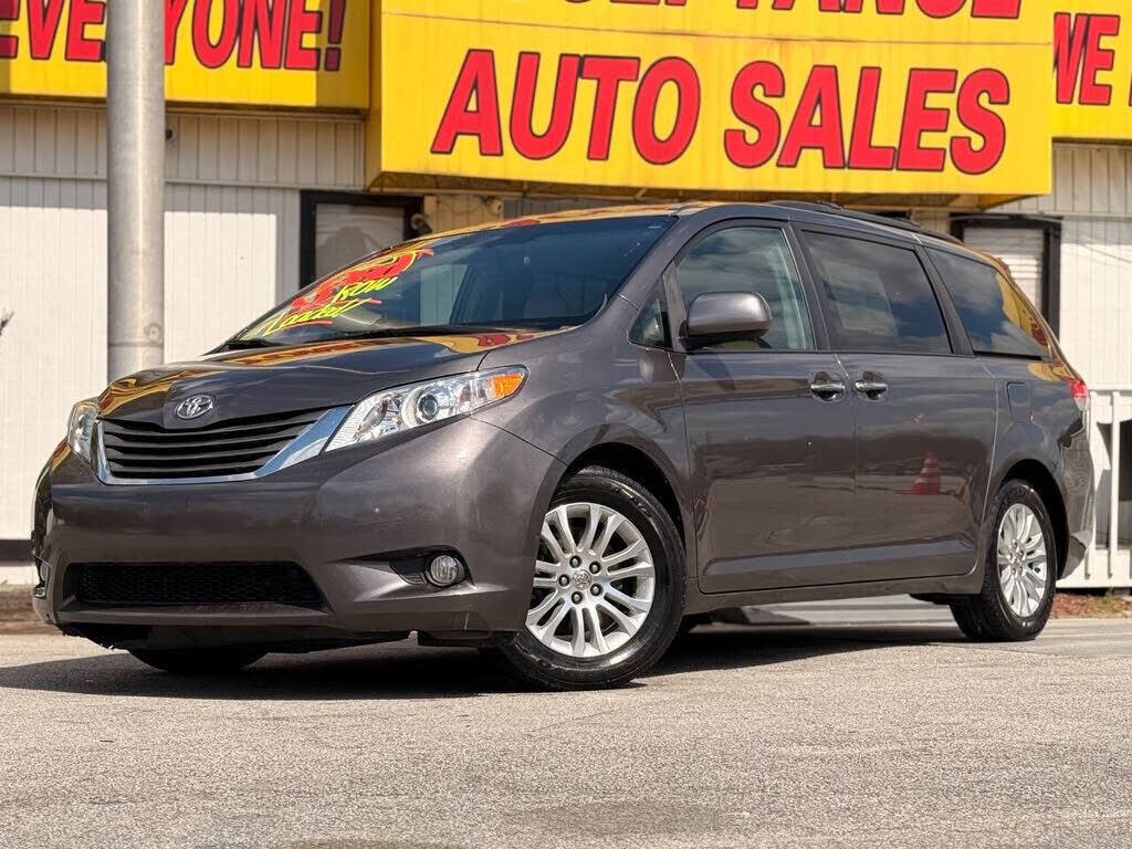2012 TOYOTA Sienna