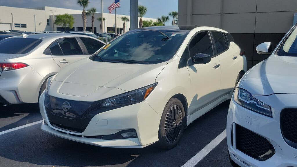 2023 NISSAN Leaf