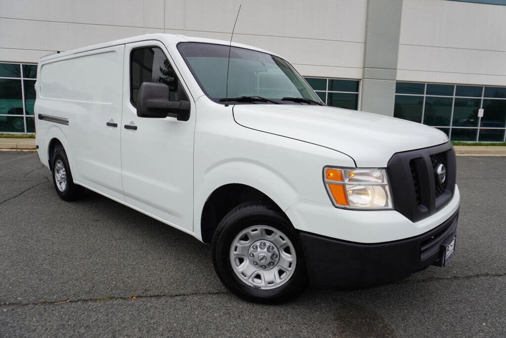 2017 NISSAN NV