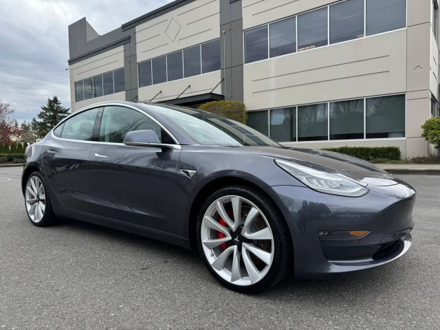 2018 TESLA Model 3