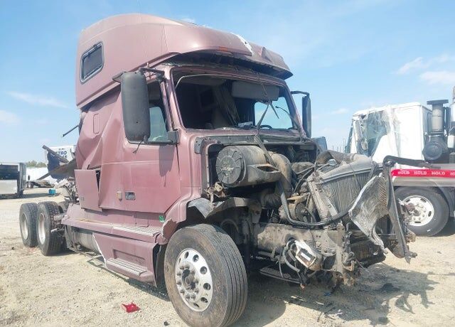 2000 VOLVO TRUCK VNL