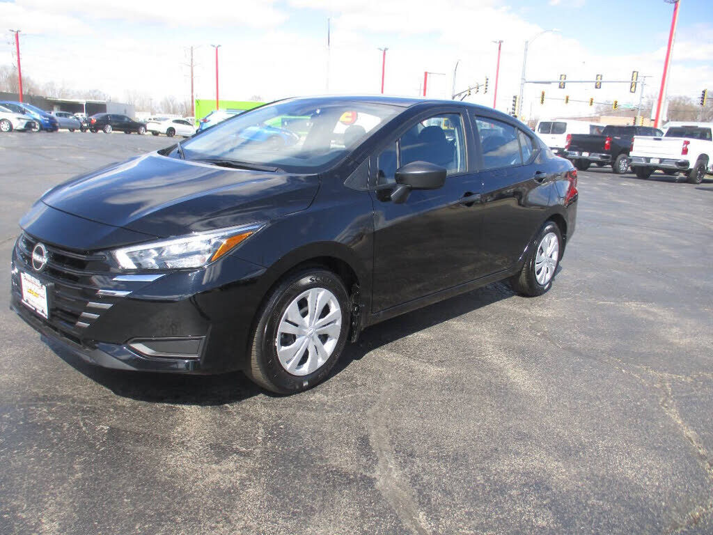 2025 NISSAN Versa