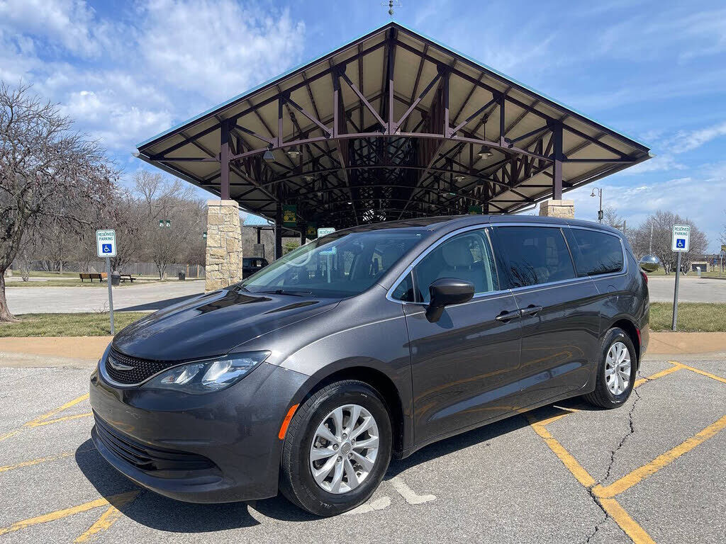 2017 CHRYSLER Pacifica