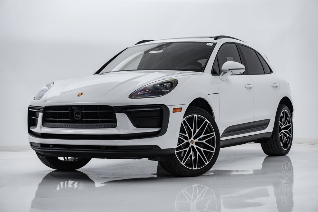 2026 PORSCHE Macan