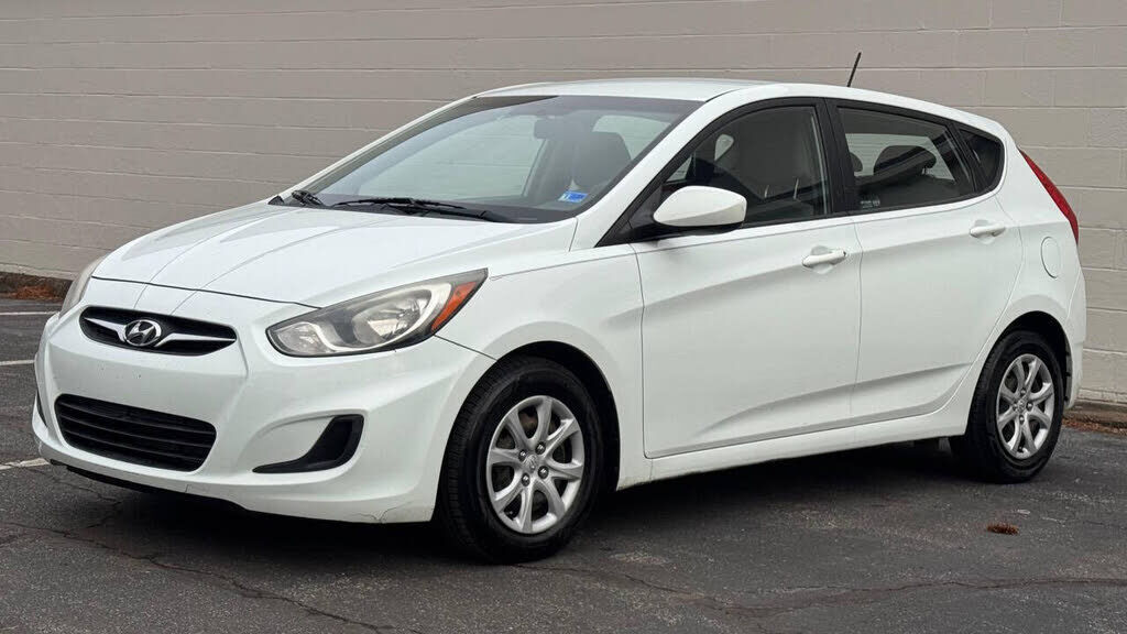 2012 HYUNDAI Accent
