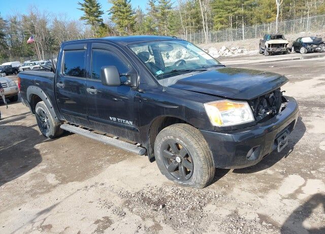2014 NISSAN Titan