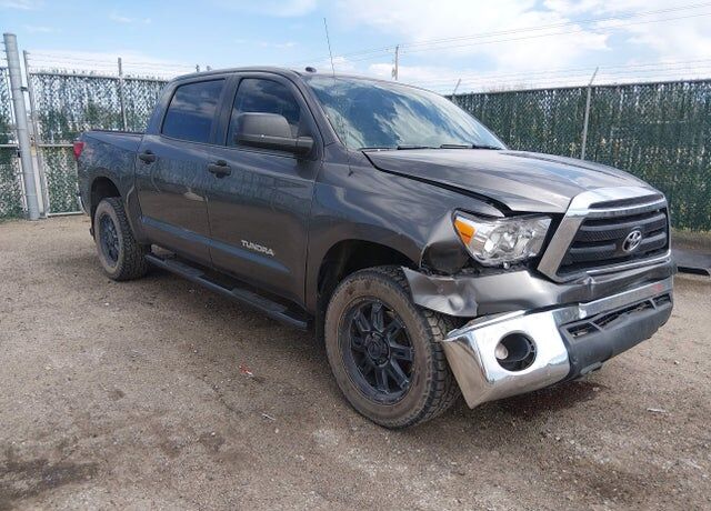 2013 TOYOTA Tundra