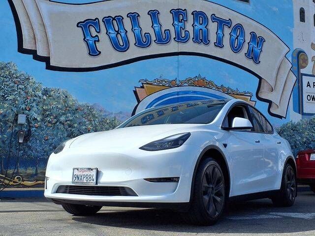 2024 TESLA Model Y